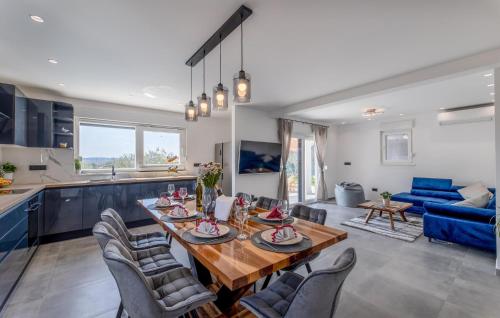 Stunning Home In Kastel Stari