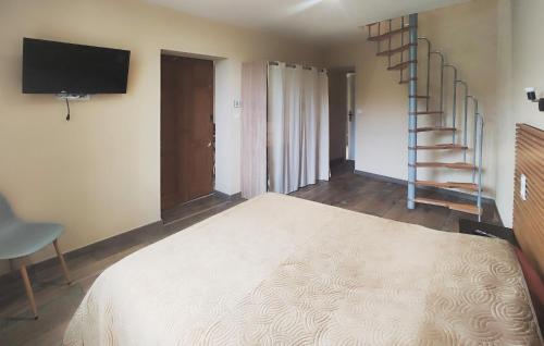 Ένα ή περισσότερα κρεβάτια σε δωμάτιο στο Lovely Apartment In Saint Chinian