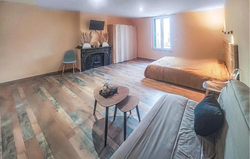 Katil atau katil-katil dalam bilik di Cozy Apartment In Saint Chinian