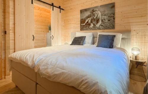 Katil atau katil-katil dalam bilik di Gorgeous Home In Meijel With Wifi