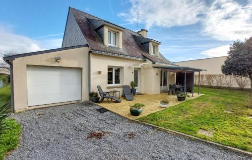 3 Bedroom Pet Friendly Home In Arzal