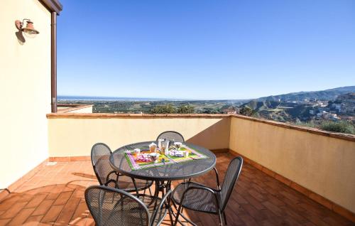 Balkón nebo terasa v ubytování Lovely Apartment In Corigliano-Rossano
