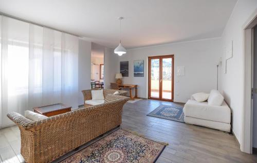 Posezení v ubytování Lovely Apartment In Corigliano-Rossano