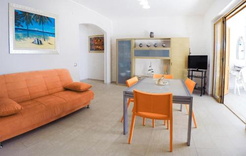 a living room with a couch and a table at Awesome Home In Belvedere Marittimo in Belvedere Marittimo
