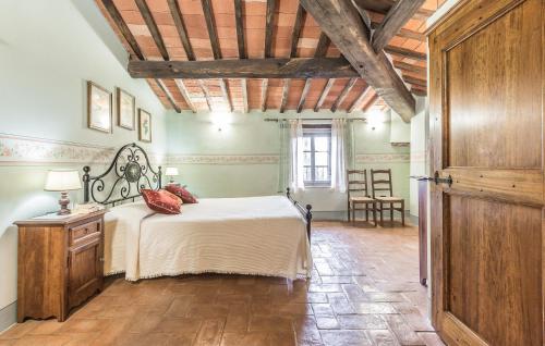 Ένα ή περισσότερα κρεβάτια σε δωμάτιο στο Stunning Home In Monterchi With Wifi