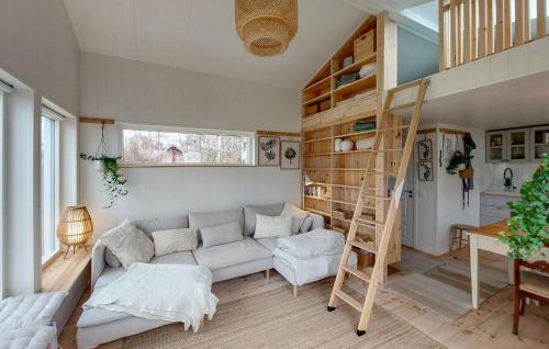 Zona de estar de Awesome Home In Strandbaden With Wifi
