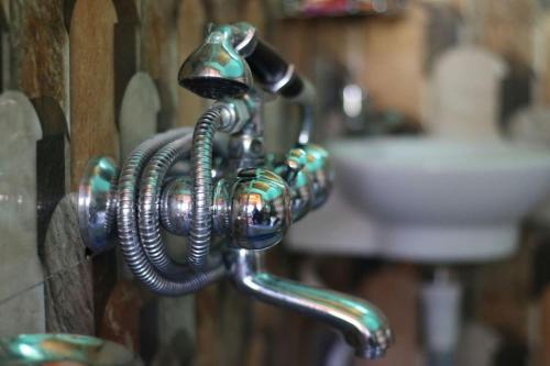 Fotografie z fotogalerie ubytování Whispering Pines Cottages Cabin by Bastiat Stays v destinaci Jibhi