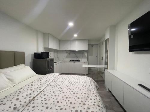 Ashish Service Apartment - S1