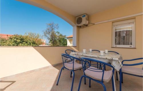 3 Bedroom Lovely Apartment In Bibinje