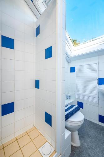 Bilik mandi di Aberdovey Sea View Apartment