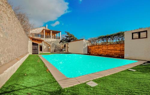 Cozy Home In Saint-Nazaire-Daude