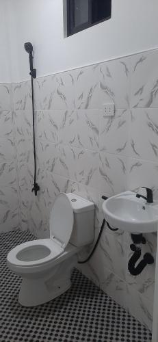 Ένα μπάνιο στο Danel Apartments