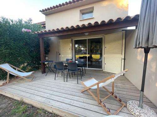 Balkón nebo terasa v ubytování Mini villa avec jardin Cala Rossa - Porto Vecchio