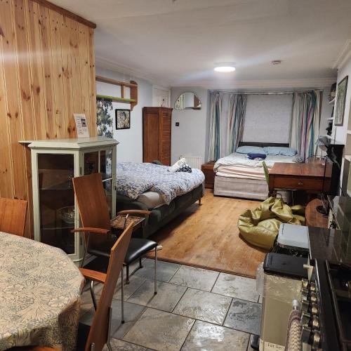 Postel nebo postele na pokoji v ubytování Great Central self-contained flat