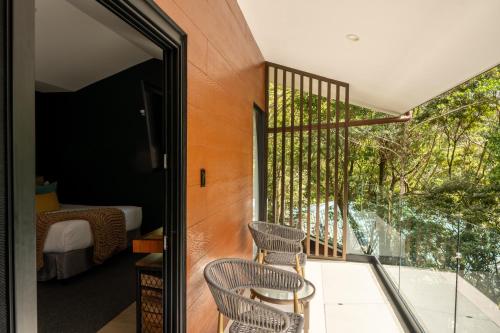 Koora Monteverde a Cloud Forest Hotel by Sandglassにあるバルコニーまたはテラス