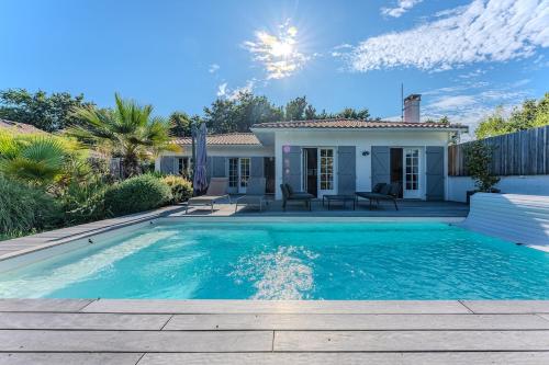 Maison Familiale à 200 m du Bassin