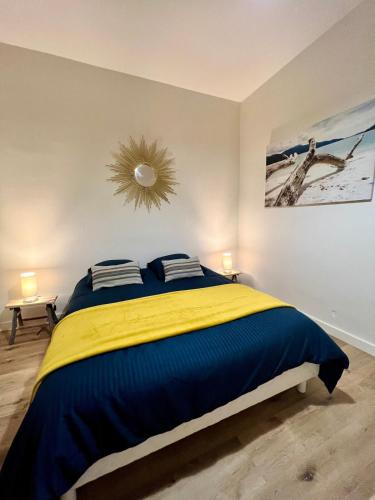 Ένα ή περισσότερα κρεβάτια σε δωμάτιο στο Casa Teyssier #3 - T2 bis en Hyper Centre