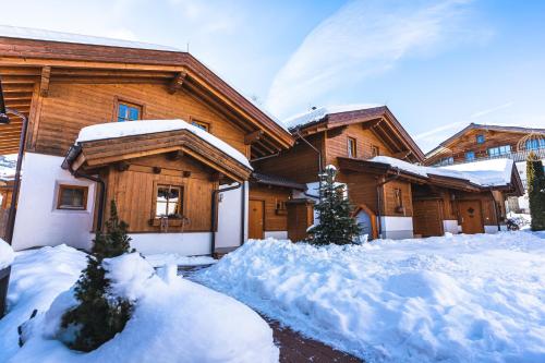 Dorfchalets & Apartments - in Kaprun centre including FREE entry Tauern Spa and Summer Card durante el invierno