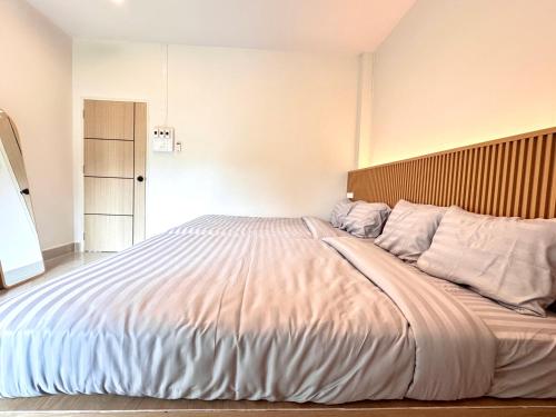 Katil atau katil-katil dalam bilik di Pk house and cosy-Twin