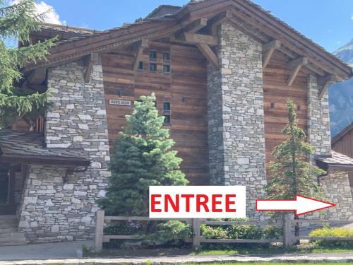 Chalet design 5* avec piscine, hammam, cinéma et parking à Val d'Isère