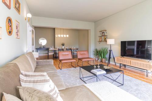 3BR Joyous Wonder by LovelyStay