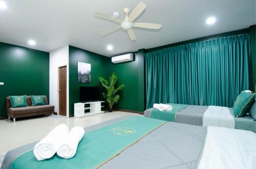 Ένα ή περισσότερα κρεβάτια σε δωμάτιο στο The Ace 6 Bedroom 6 Bathroom Villa With Free Bills
