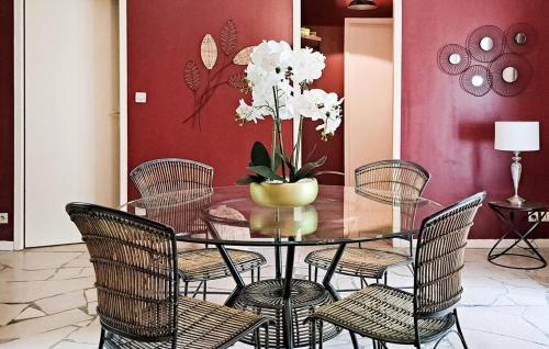 Photo de la galerie de l'établissement Le rocher, à Colombières