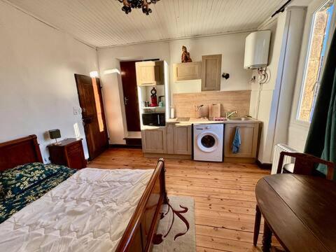Φωτογραφία από το άλμπουμ του Studio au château de Lachau σε Lachau