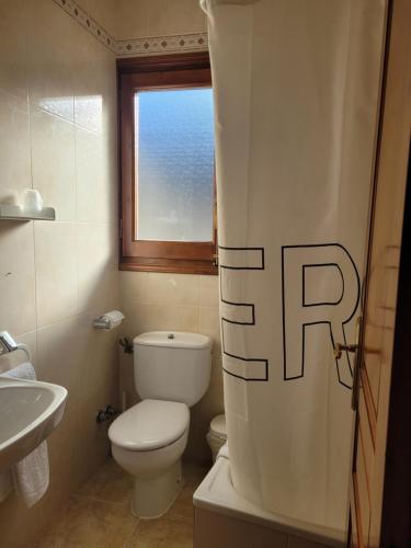 Bilik mandi di Allotjament rural Casa Milagros