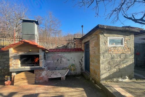 Gallery image of Vila Tradicionale Violeta Korce in Korçë