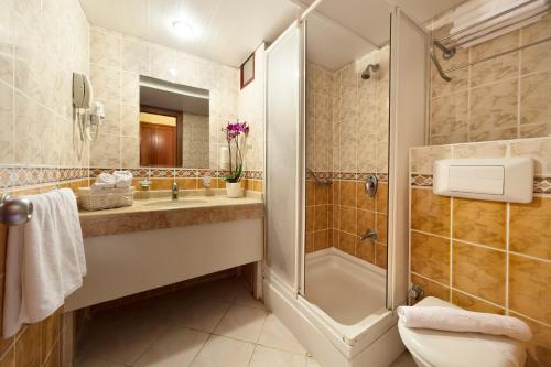 Gallery image of Crystal Hotel Bodrum in Gumusluk