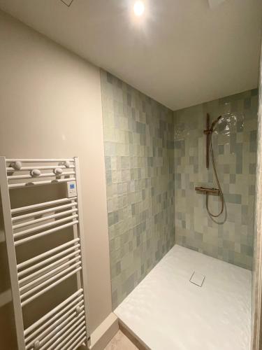Bilik mandi di Luxury and elegance in Bordeaux