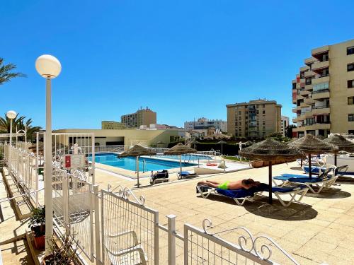 Exquisite Central 2 Bedroom apt, Pool, Views