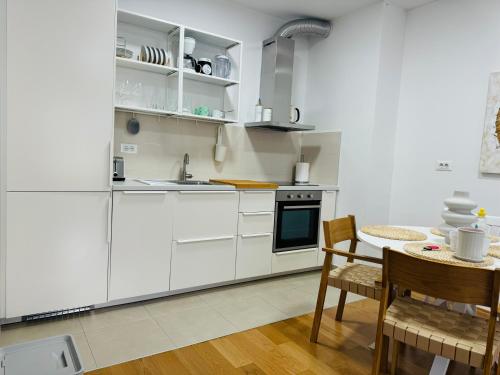 Kuchyňa alebo kuchynka v ubytovaní Apartment Allora