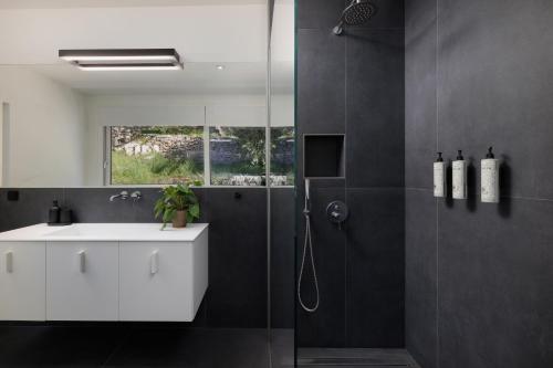 Koupelna v ubytování Villa Anax