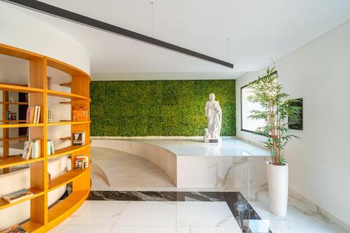 Suite Q - Supermarket - Pool - AC - Private Parking Spot