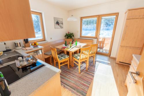 Kuchyň nebo kuchyňský kout v ubytování Apartmenthaus Pernull