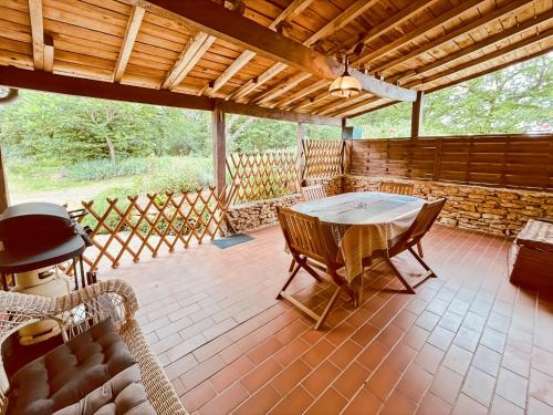 Μπαλκόνι ή βεράντα στο Maison chaleureuse au coeur de la nature Montignac Lascaux Dordogne 4 pers