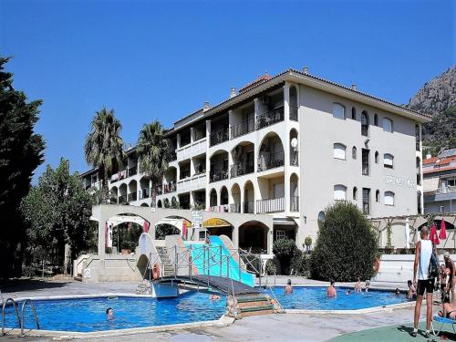 Apartment in Estartit near supermarket