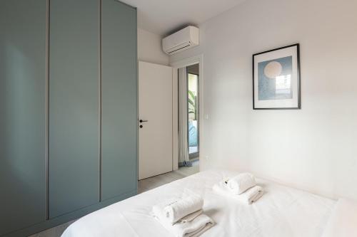 Futuristic chic oasis in the heart of the city