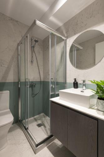 Futuristic chic oasis in the heart of the city