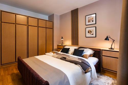 Flexible SelfCheckIns Zagreb 250 - 2 Bedroom Apartment - WiFi- Keybox Entry