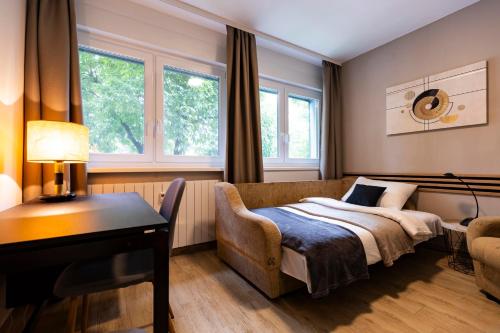 Flexible SelfCheckIns Zagreb 250 - 2 Bedroom Apartment - WiFi- Keybox Entry