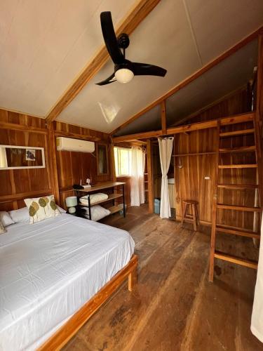 Peacefull Private cottageにあるベッド