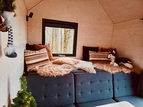Posezení v ubytování Wonderful Tiny house Hootka with fabulous view near Semily