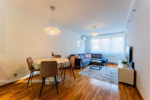 Flexible SelfCheckIns 128 - Zagreb - Garage - Loggia - New