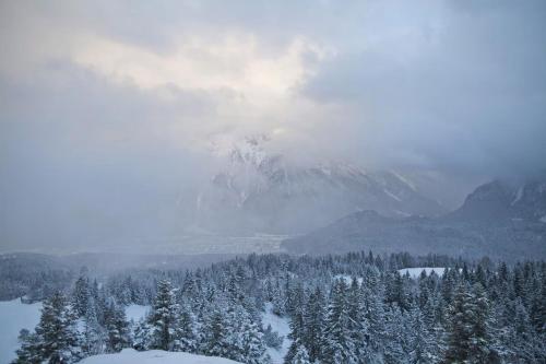 Gallery image of Gemütliche Ferienwohnung an Isar und Karwendel in Mittenwald
