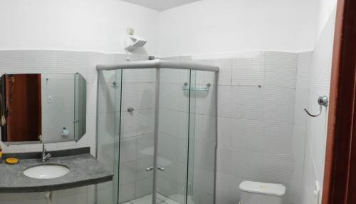 Bilik mandi di Casa em Condomínio Conchas e Corais