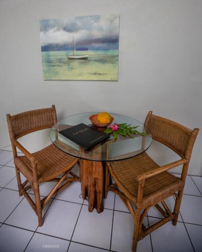 Ruang duduk di Avana Waterfront Apartments