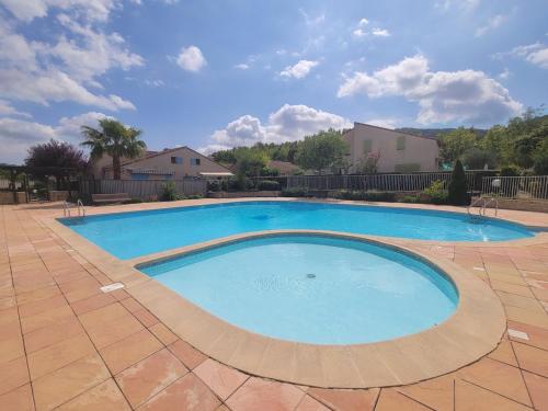 2 bedroom end of terrace house